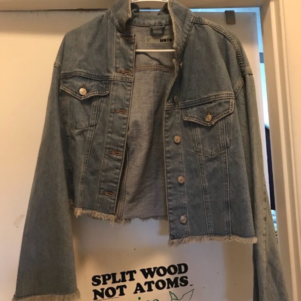 Women’s TOPSHOP jean jacket. NEVER WORN!
